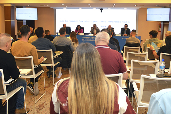 CNAE pone en marcha un curso para ser profesor de formación vial con el respaldo de DGT y la Comunidad de Madrid