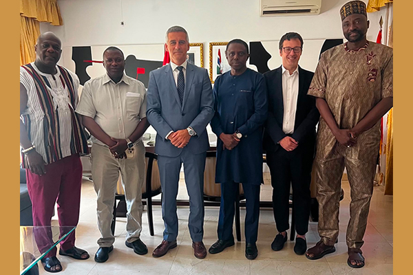 CNAE se reúne con el embajador de Gambia en España para impulsar la seguridad vial en el país africano