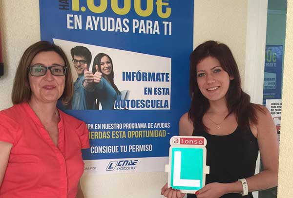 Ayudas a la Formación de la Editorial CNAE: Una alumna de autoescuela Alonso ganadora del sorteo de Septiembre