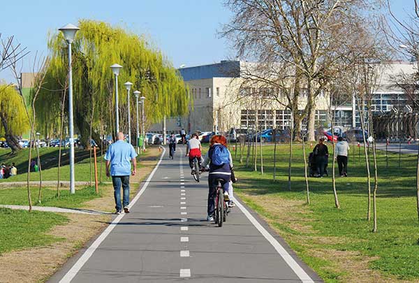 Un ciclista deberá indemnizar al peatón al que atropelló en un carril bici