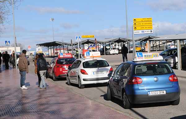 La DGT convoca un nuevo curso para formar examinadores