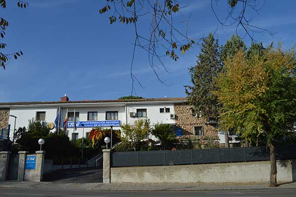 CNAE pide que se reduzca temporalmente la tributación de las autoescuelas