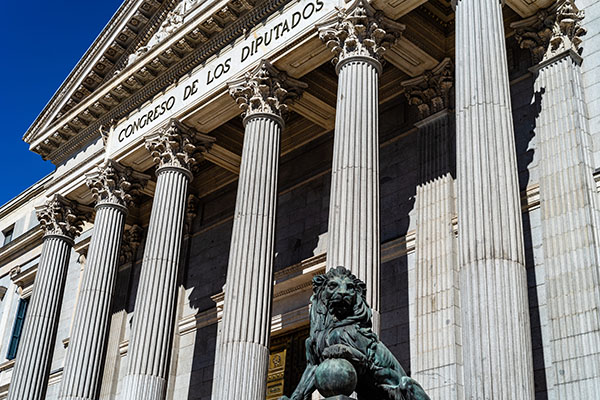 Tras reunirse con CNAE, el Grupo Republicano pide explicaciones al Gobierno sobre la ITV de las autoescuelas