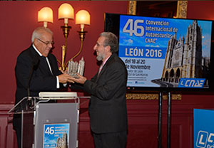 Momento de la cena de clausura de la Convención CNAE en León