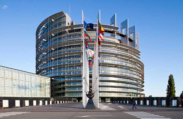 Vehículo autónomo: el Parlamento Europeo pide quemar etapas