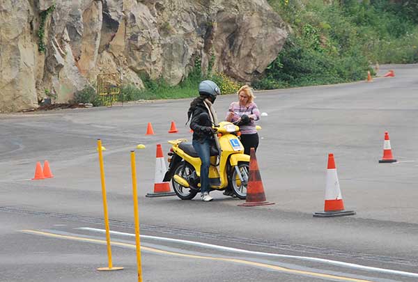 Nueva convocatoria para cubrir 36 plazas de examinadores de Tráfico