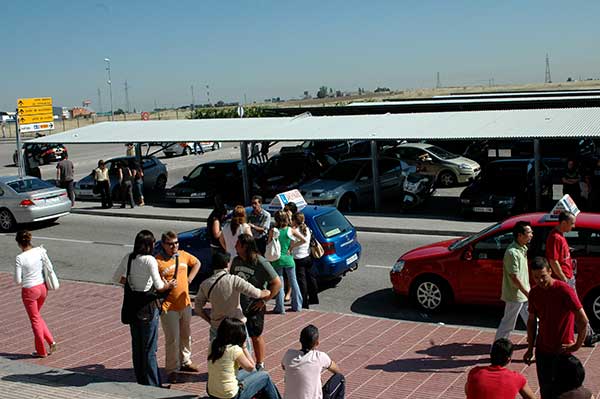 CNAE pide a la DGT que los examinadores hagan horas extras