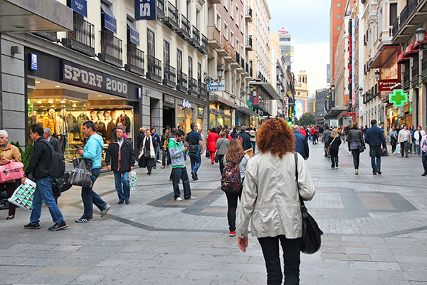 La población española alcanza un nuevo máximo