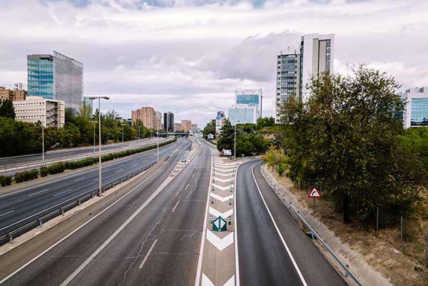 Suspendida toda actividad no esencial que entrañe el desplazamiento