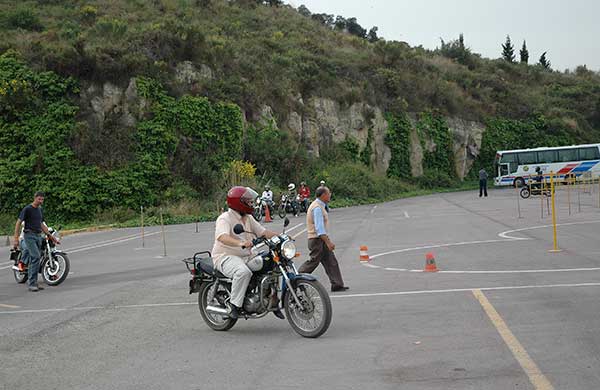 La DGT pierde nueve examinadores