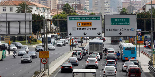 Un profesor evita in extremis la agresión a una examinadora en Málaga