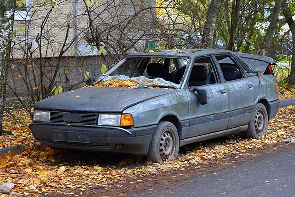 DGT puntualiza aspectos del «tratamiento residual del vehículo» abandonado